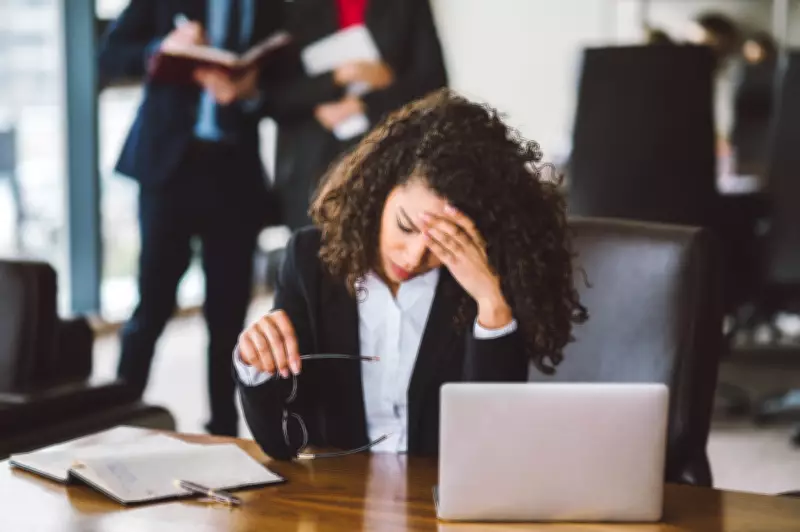 Afastamentos por transtornos mentais disparam 80% em dois anos e custam R$ 954 milhões ao INSS