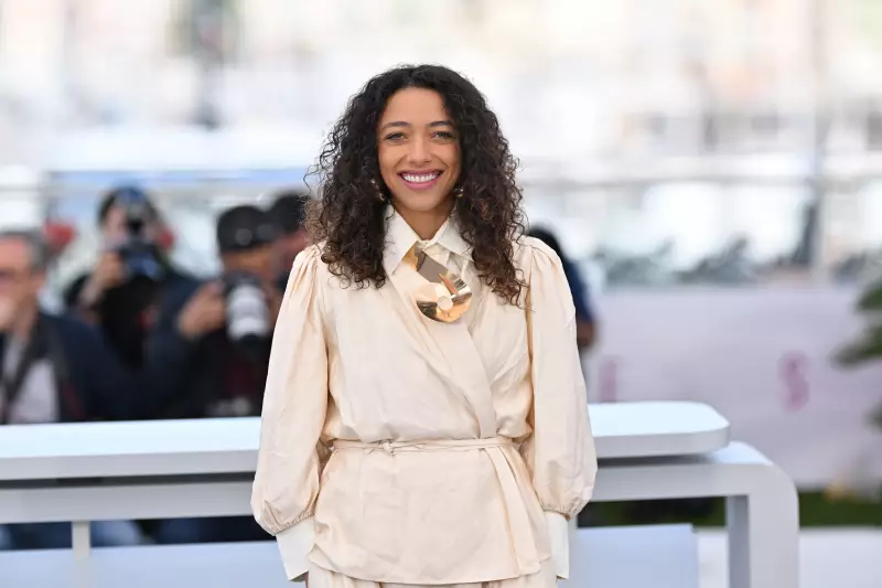 Alice Carvalho brilha no Globo de Ouro e celebra cinema brasileiro