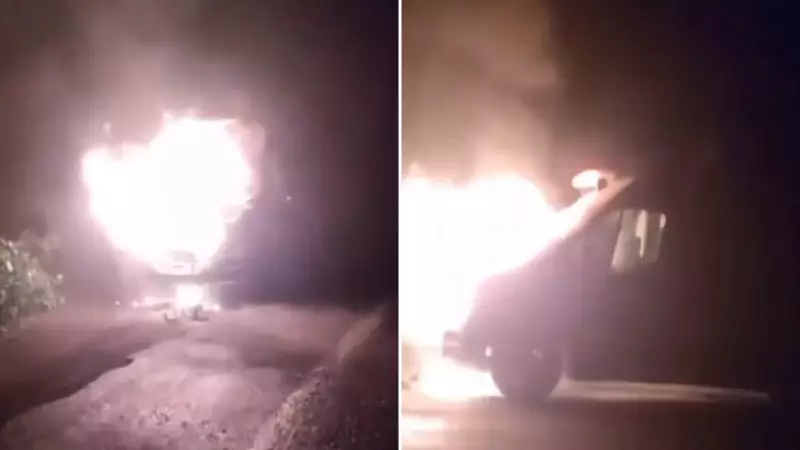 Ambulância do Hospital Regional Tibério Nunes pega fogo após colisão com animal na BR-316