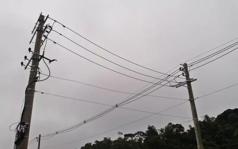 Apagão atinge Centro de Juiz de Fora e deixa 6 mil sem energia; Cemig trabalha para restabelecer