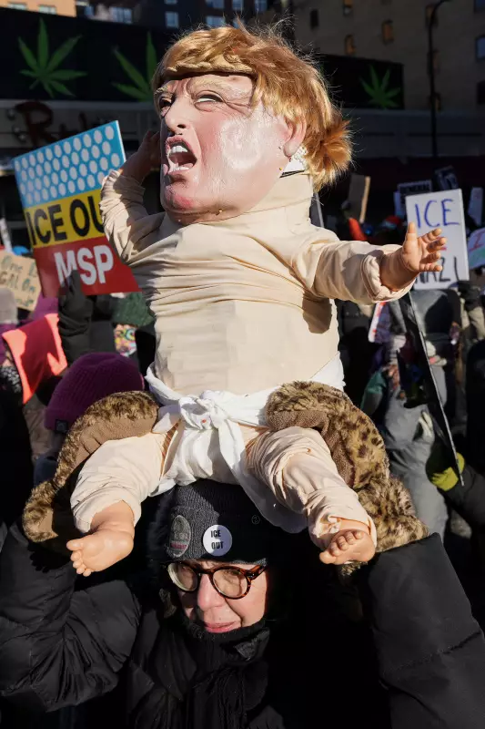 Aprovação da política de imigração de Trump cai para mínimo histórico após mortes