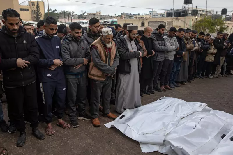 Ataques de Israel em Gaza matam 13, incluindo 5 crianças, às vésperas de anúncio de Trump