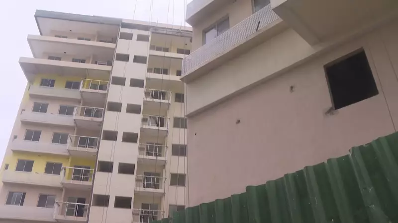 Atrasos em condomínio de Niterói deixam famílias sem casa própria há mais de um ano