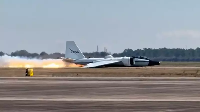 Avião da Nasa faz pouso forçado 'de barriga' nos EUA após falha no trem de pouso