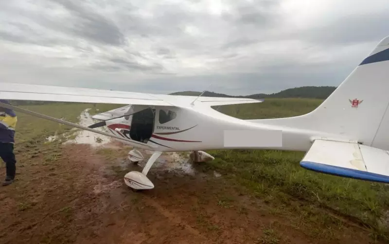 Avião faz pouso forçado em gramado da Alcoa em Poços de Caldas