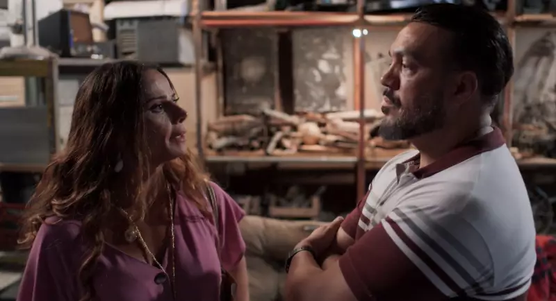 Belo e Viviane Araújo revivem paixão em 'Três Graças' com beijos tensos na novela