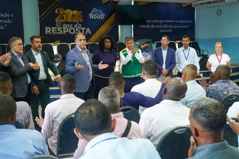 Benedita da Silva (PT) visita projeto evangélico em pré-campanha ao Senado do Rio