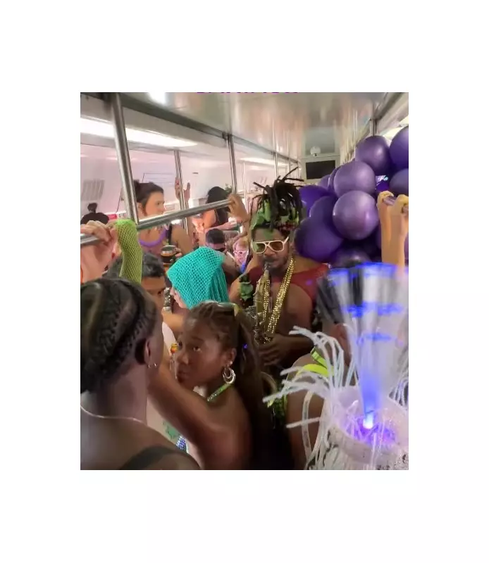 Bloco Caxias Water Planet reúne multidão em Duque de Caxias com tema mitológico