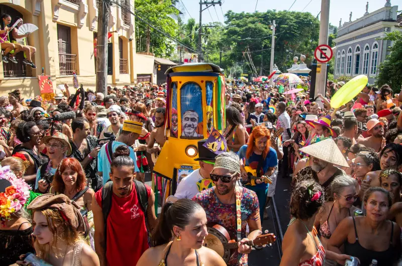 Bloco Céu na Terra homenageia Jorge Ben Jor no Carnaval 2026 do Rio