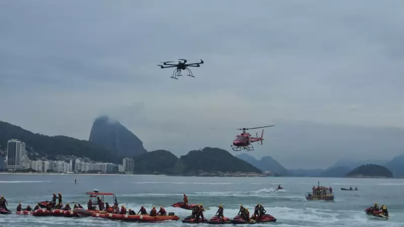 Bombeiros resgatam 547 pessoas nas praias do Rio no Réveillon; adolescente desaparecido