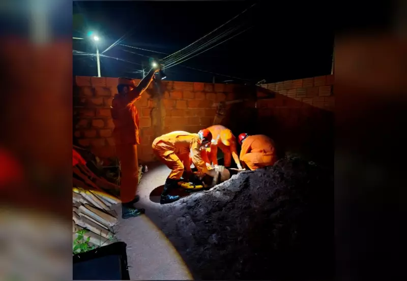 Bombeiros resgatam dois jovens de poço de 6 metros em Gurupi