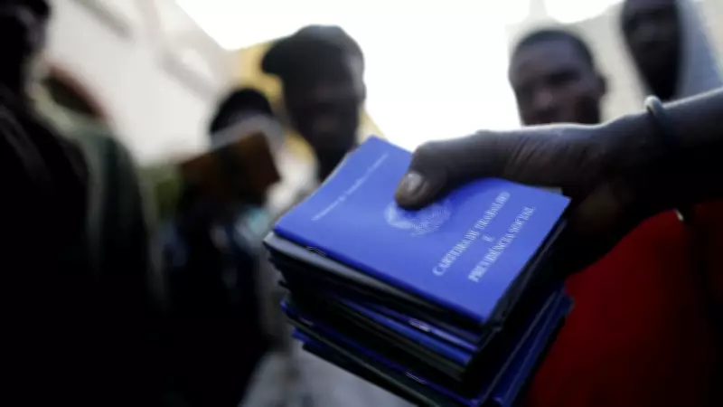 Brasil registra pior geração de empregos formais desde 2020 em 2025, com 1,27 milhão de vagas