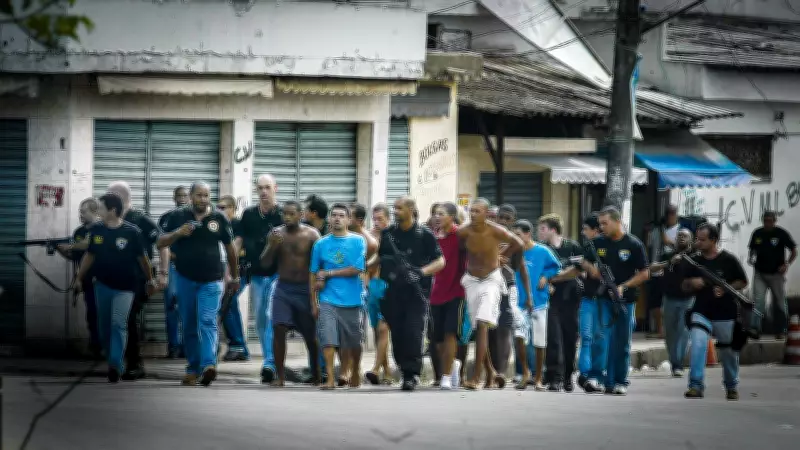 Brasil tem quase 300 mil mandados de prisão em aberto: crise de foragidos expõe falhas do Estado