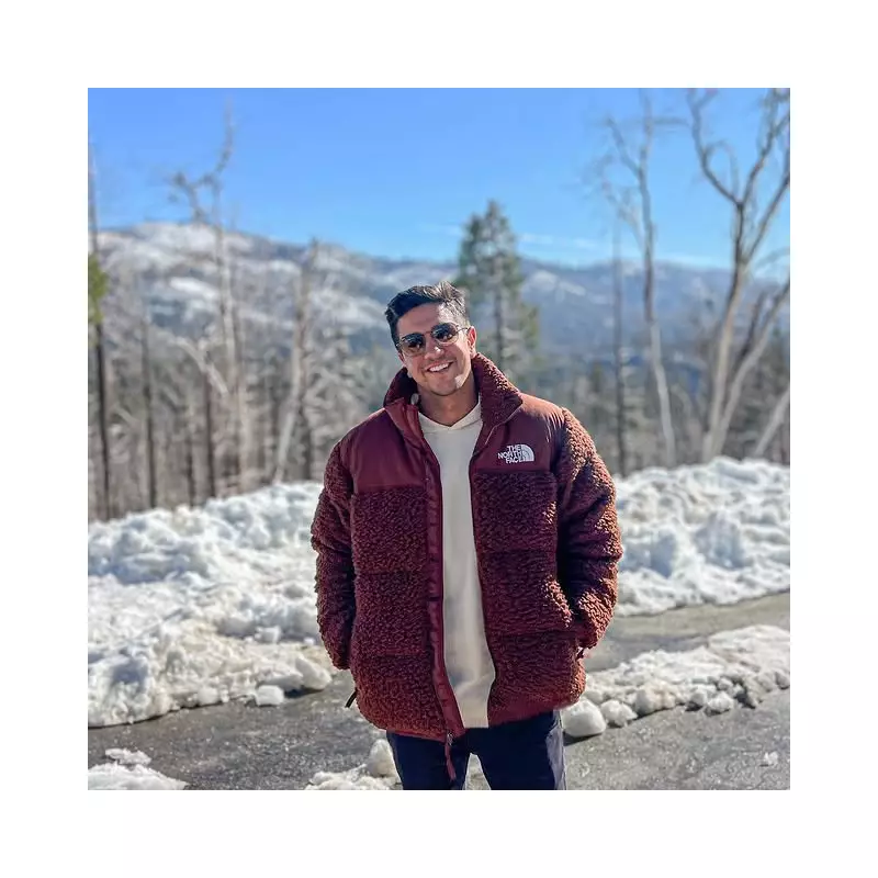 Brasileiro preso nos EUA após entrevista para green card: Caso envolve visto vencido e DUI