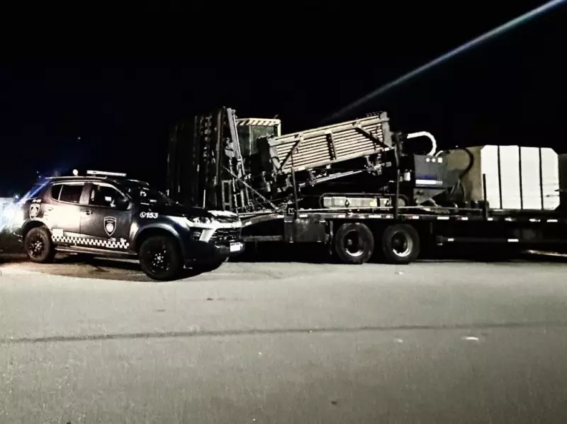 Caminhões e máquina de R$ 3 milhões são recuperados após furto em Taubaté