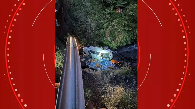 Caminhonete com contrabando cai de ponte durante fuga da PRF no Paraná