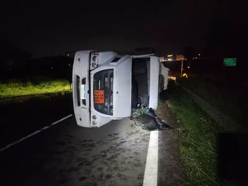 Carreta com diesel tomba e interdita Rodovia João Tosello em Limeira