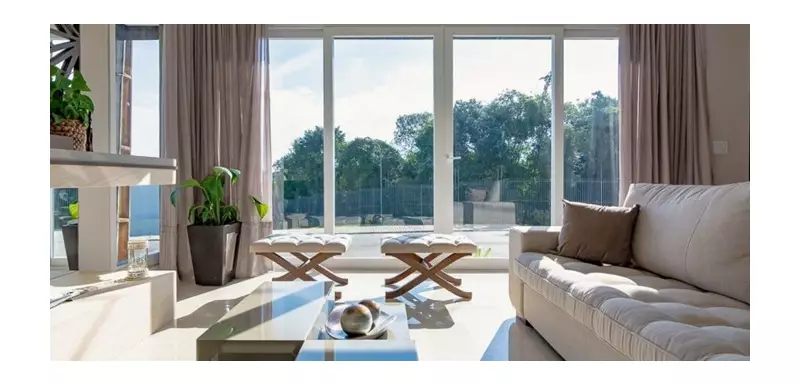 Casa Fresca no Verão: Como Iluminação e Ventilação Transformam o Conforto