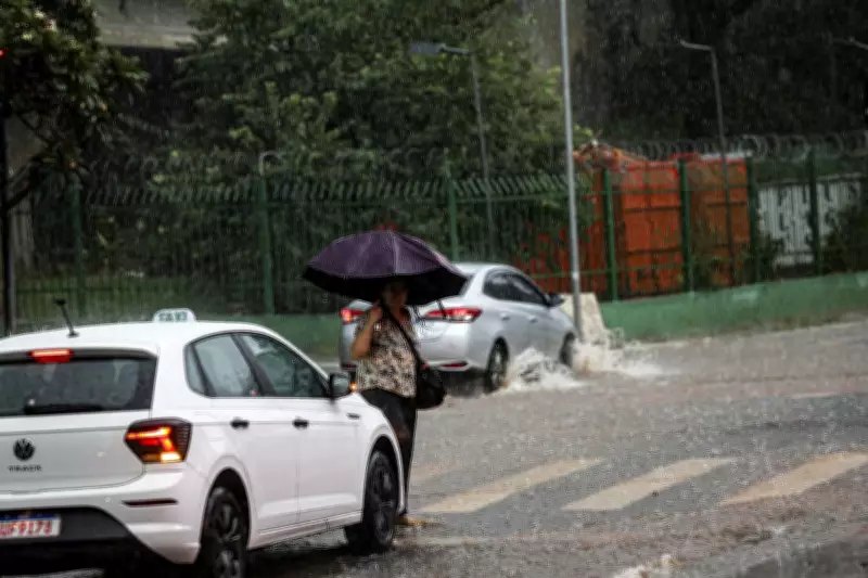 Chuva causa nova morte em SP e ZCAS deve intensificar precipitações no Brasil