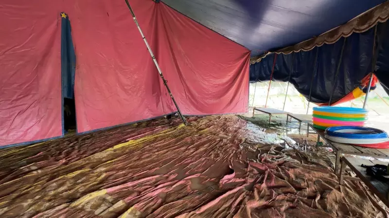 Chuva em São José dos Campos alaga circo e derruba teto de pastelaria