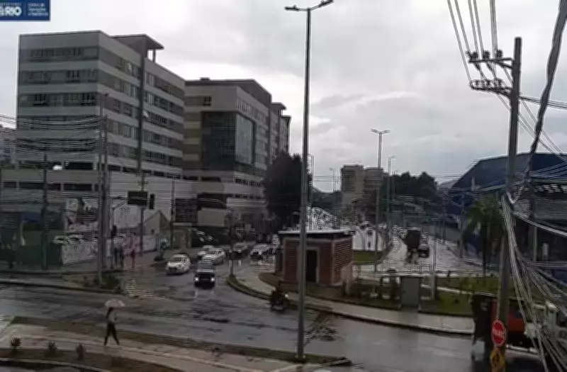 Chuva forte atinge o Rio de Janeiro com alerta do Inmet e previsão de temporais até domingo