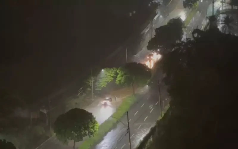 Chuva forte em Goiânia causa alagamentos e bloqueios na Marginal Botafogo