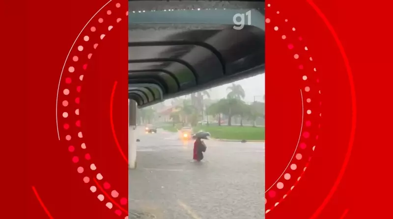 Chuva intensa causa alagamentos e alerta severo em Jacareí (SP) nesta terça-feira