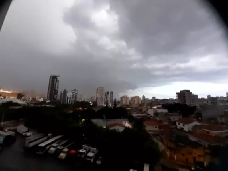 Chuva intensa em SP coloca Zona Leste em alerta para alagamentos nesta quinta