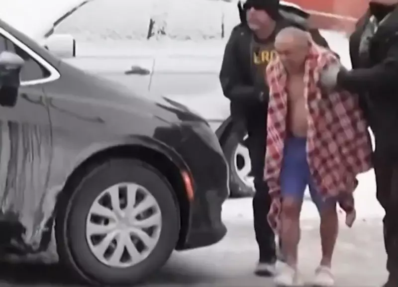 Cidadão americano naturalizado é detido quase nu pelo ICE em Minnesota