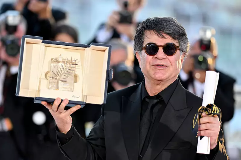 Cineasta Jafar Panahi, concorrente ao Oscar, enfrenta prisão no Irã