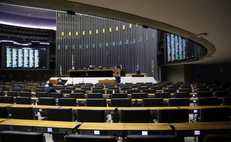 Câmara dos Deputados exige devolução de R$ 242 mil de ex-assessora de Renata Abreu