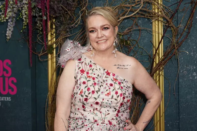 Colleen Hoover lança thriller 'Mulher em Queda' após 3 anos de espera