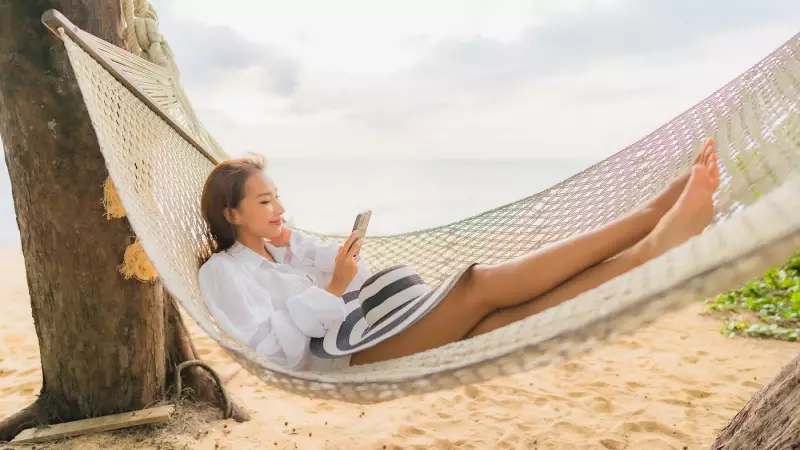 Como manter hábitos saudáveis nas férias de verão: dicas práticas e nutrientes essenciais