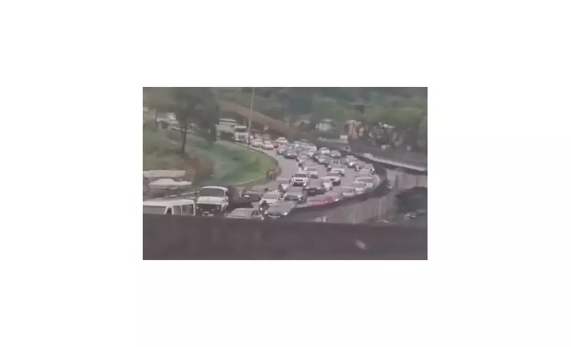 Congestionamento de 20 km marca retorno do feriado nas praias paulistas