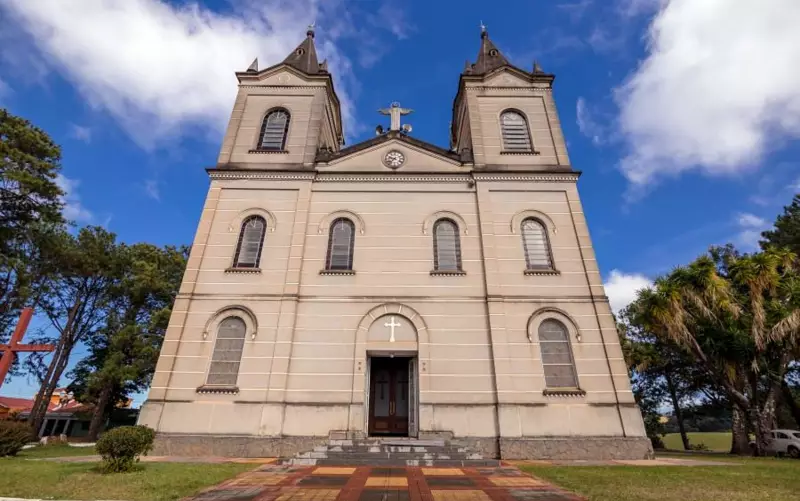 Criminosos fingem interesse em casamento e assaltam paróquia no Sul de Minas