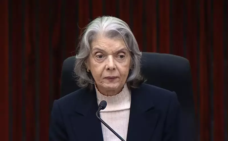 Cármen Lúcia alerta: desinformação tecnológica pode contaminar eleições de 2026