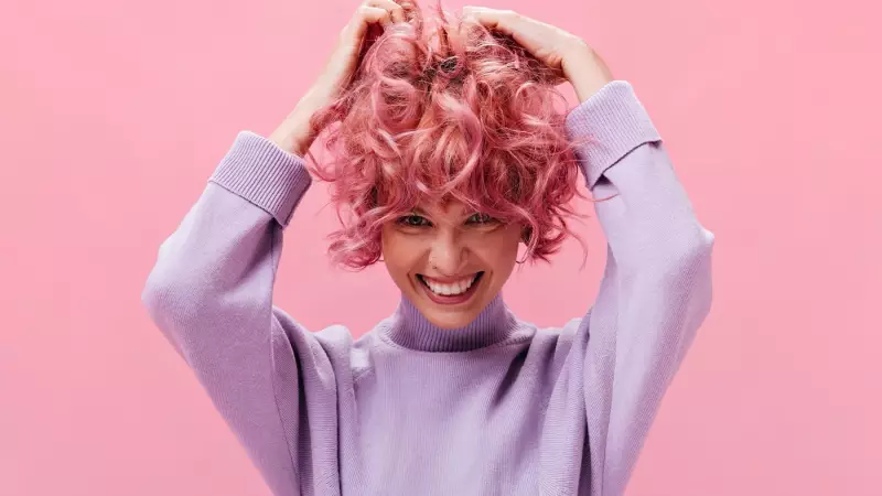 Cuidados essenciais para cabelos com química: como manter a saúde e beleza dos fios