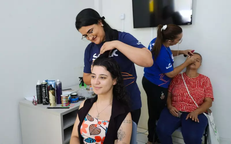 Cursos gratuitos de beleza para o Carnaval em Petrolina: vagas abertas