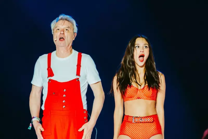 David Byrne, 73, lança cover de Olivia Rodrigo para aniversário de 'Sour'