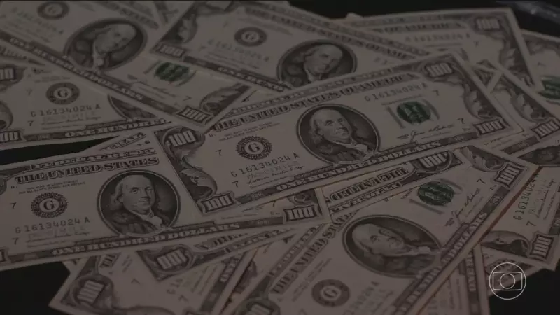 Dólar atinge menor valor desde maio de 2024 e Bolsa bate recorde histórico