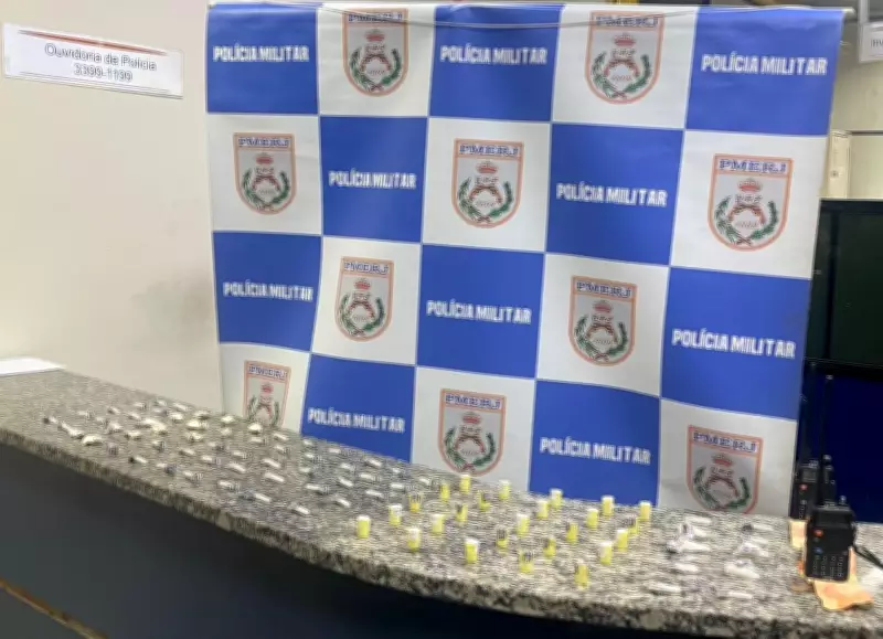 Dois adolescentes são apreendidos com drogas e equipamentos de tráfico em Barra Mansa