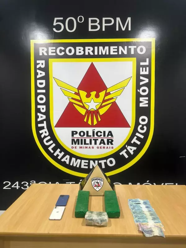 Dois jovens são presos por tráfico após fuga em alta velocidade em Montes Claros