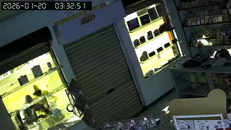 Dupla é presa após furtar loja de eletrônicos no centro de Itararé