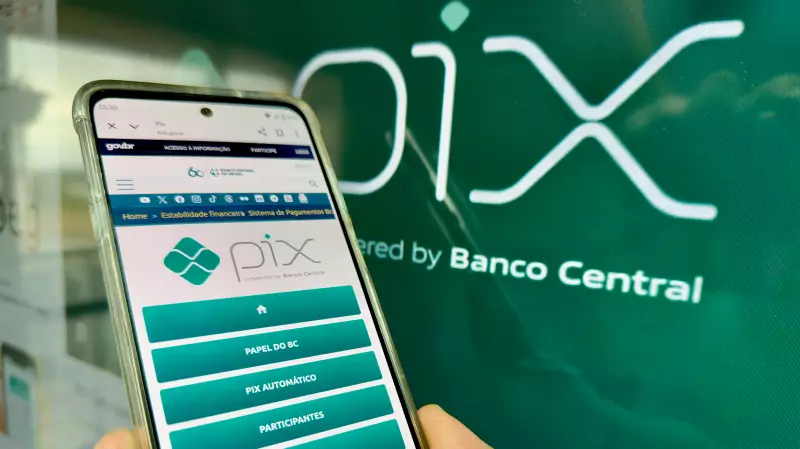 E-commerce brasileiro: 77% usam redes sociais e PIX domina 40% das compras online