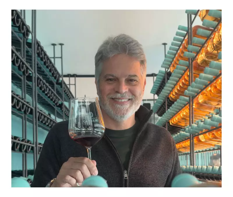 Ex-galã da TV Globo, Juan Alba, troca novelas por vinhos e cria conteúdo digital