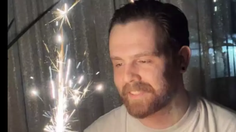 Execução de Erfan Soltani, jovem iraniano, é suspensa temporariamente