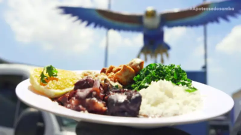 Feijoada nas escolas de samba: 20 anos de tradição, samba e geração de renda no Rio