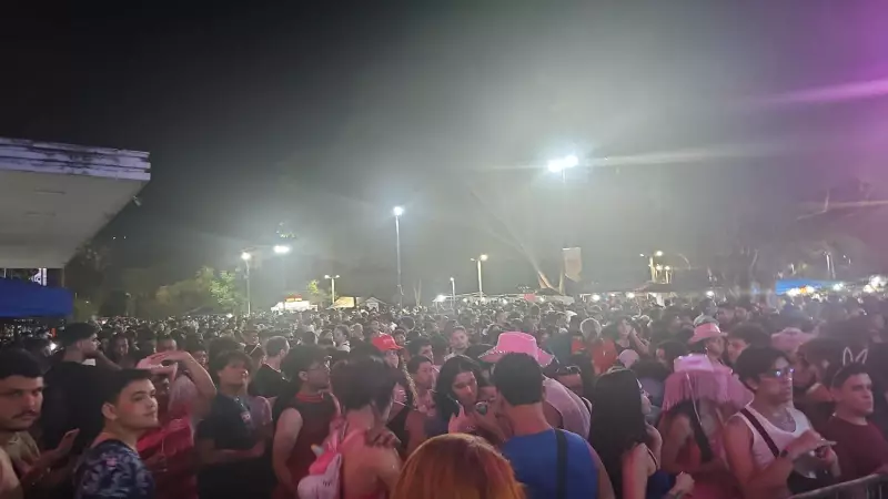 Feira na Praça Pedro II traz prévias de Carnaval e exposição histórica em Teresina