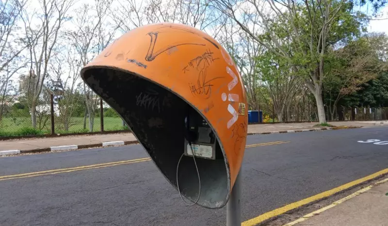 Fim dos orelhões: Anatel inicia remoção definitiva dos telefones públicos no Brasil