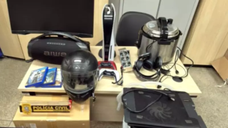 Funcionário é preso por furtar R$ 300 mil de transportadora na Serra, ES